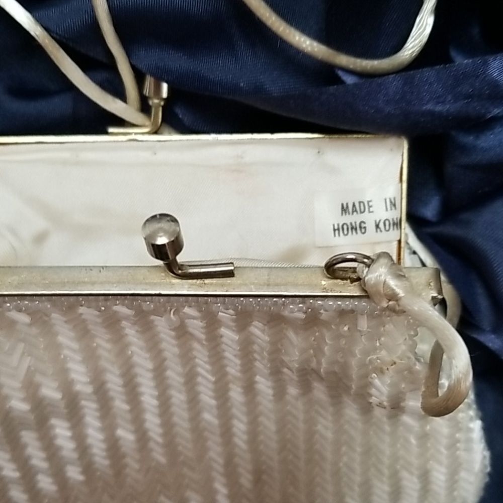 VINTAGE Beaded off-white Hand Bag made in HongKong - Picture 3 of 8